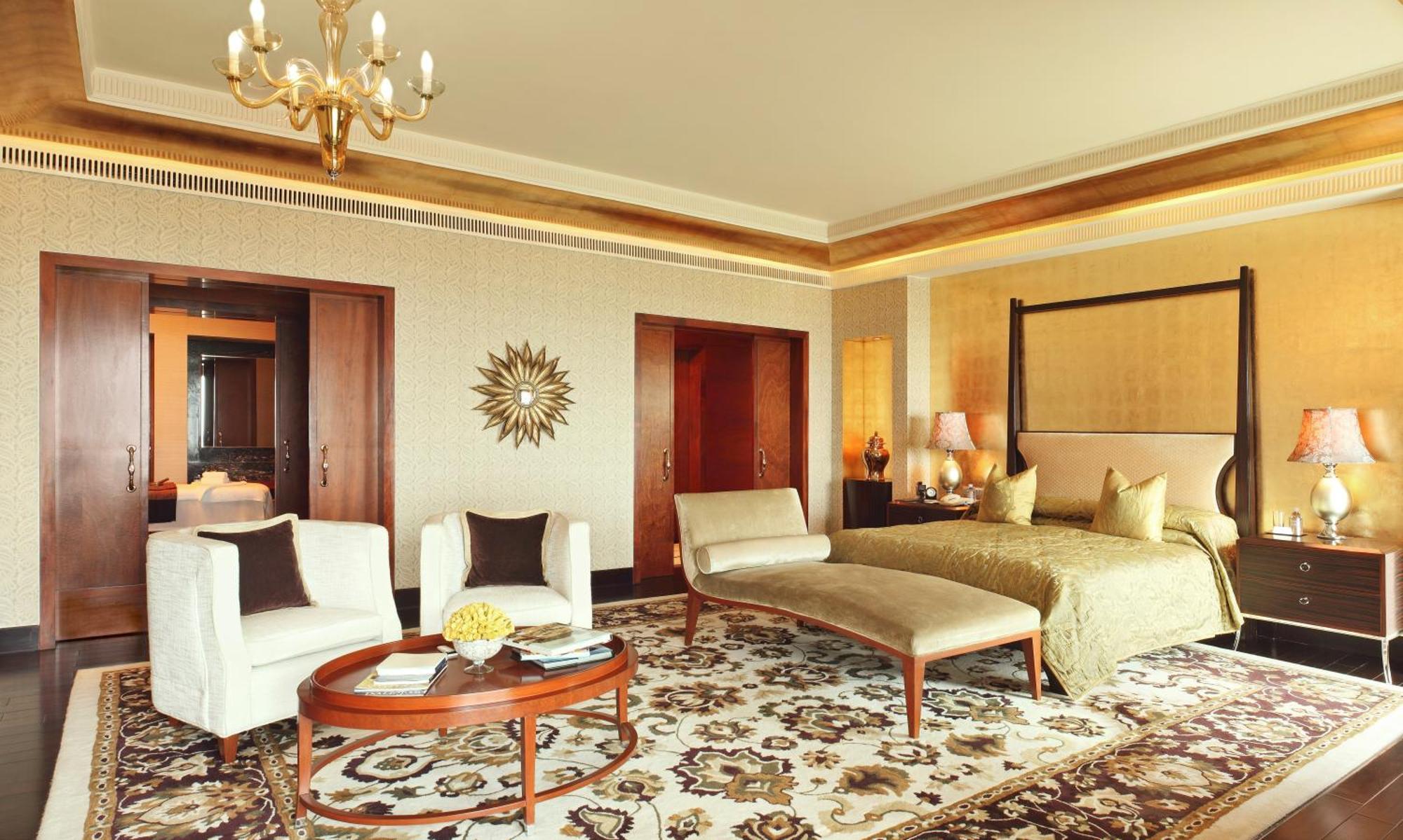 The Leela Ambience Gurugram Hotel & Residences - The Luxury Urban Sanctuary Gurgaon Esterno foto A bedroom at the Taj Mahal Palace