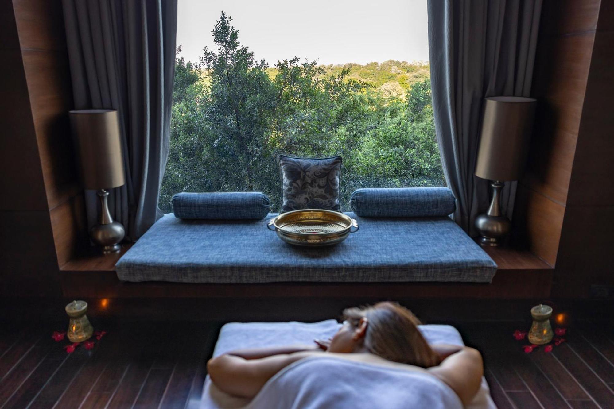 The Leela Ambience Gurugram Hotel & Residences - The Luxury Urban Sanctuary Gurgaon Esterno foto Spa at The Westin Athens