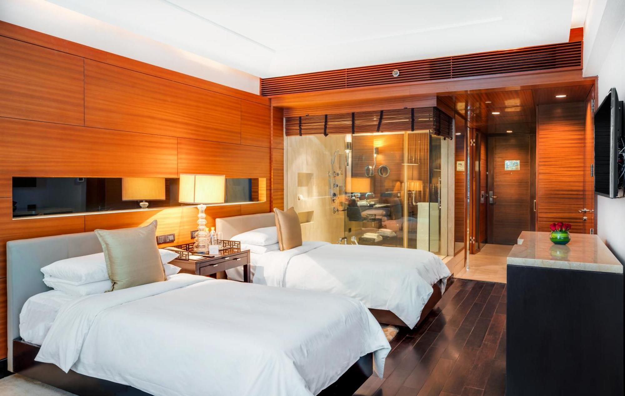 The Leela Ambience Gurugram Hotel & Residences - The Luxury Urban Sanctuary Gurgaon Esterno foto Deluxe Room