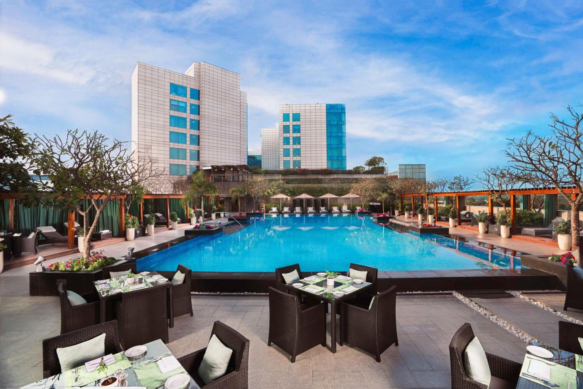 The Leela Ambience Gurugram Hotel & Residences - The Luxury Urban Sanctuary Gurgaon Esterno foto The Park, New Delhi