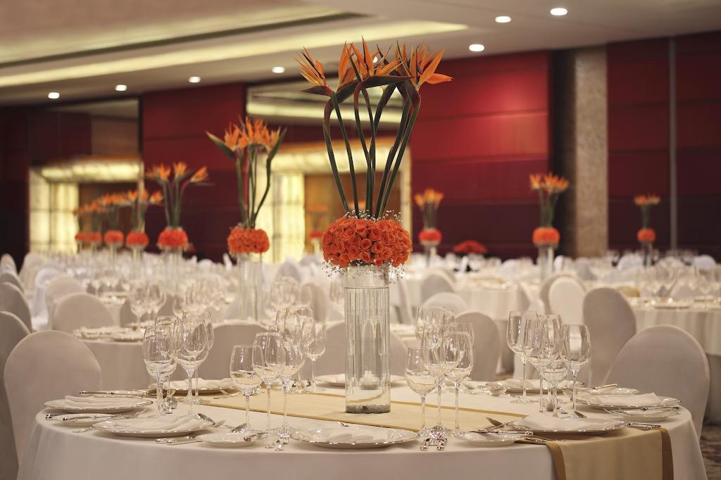 The Leela Ambience Gurugram Hotel & Residences - The Luxury Urban Sanctuary Gurgaon Esterno foto The Grand Ballroom